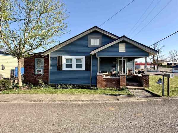 477 PEACH ST, Selmer, TN 38375