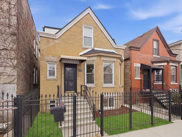2721 N Western Avenue , Chicago, IL 60647