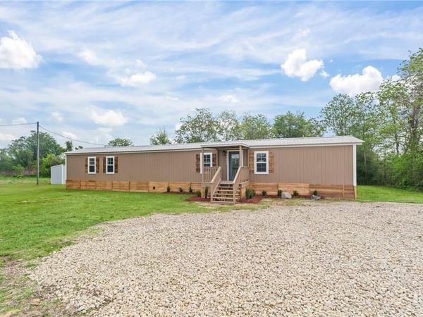 39637 1056 Highway , Mount Hermon, LA 70450