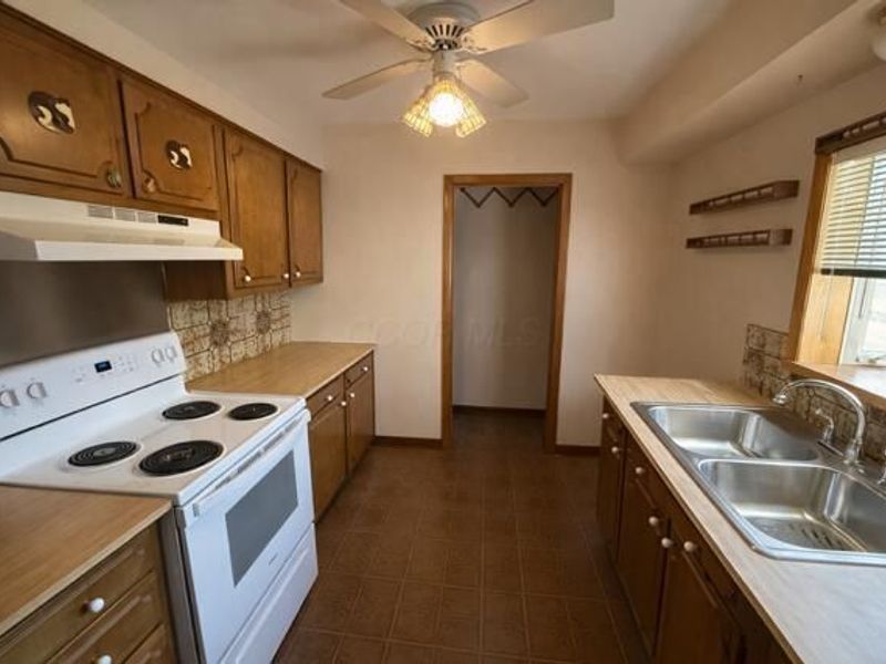 9135 Perrill Road , Ashville, OH 43103 Photo 5