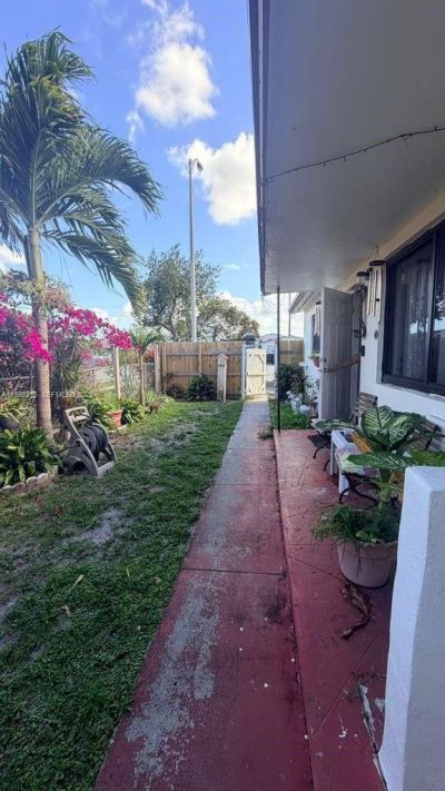 673 W 30th St, Unit 671, Hialeah, FL 33012 Photo