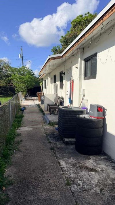 673 W 30th St, Unit 671, Hialeah, FL 33012 Photo