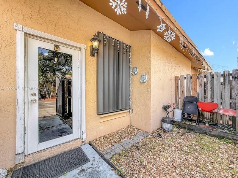 6722 NW 192nd Ln, Hialeah, FL 33015 Photo