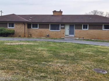 28438 San Marino Drive, Southfield, MI 48034