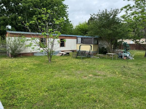 133 Erie Street , Mabank, TX 75156