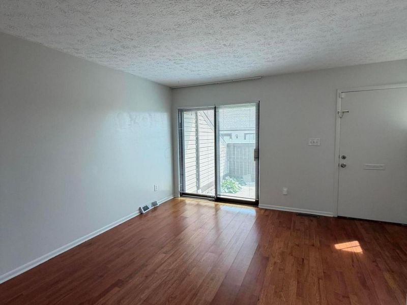 5254 Westbury Drive, Unit 14D, Columbus, OH 43228 Photo 10