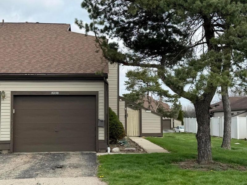 5254 Westbury Drive, Unit 14D, Columbus, OH 43228 Photo 2