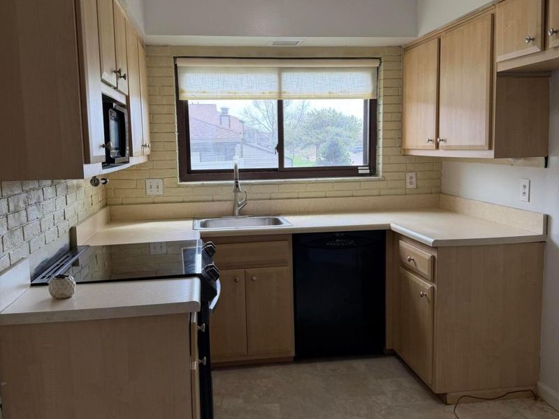 5254 Westbury Drive, Unit 14D, Columbus, OH 43228 Photo 6