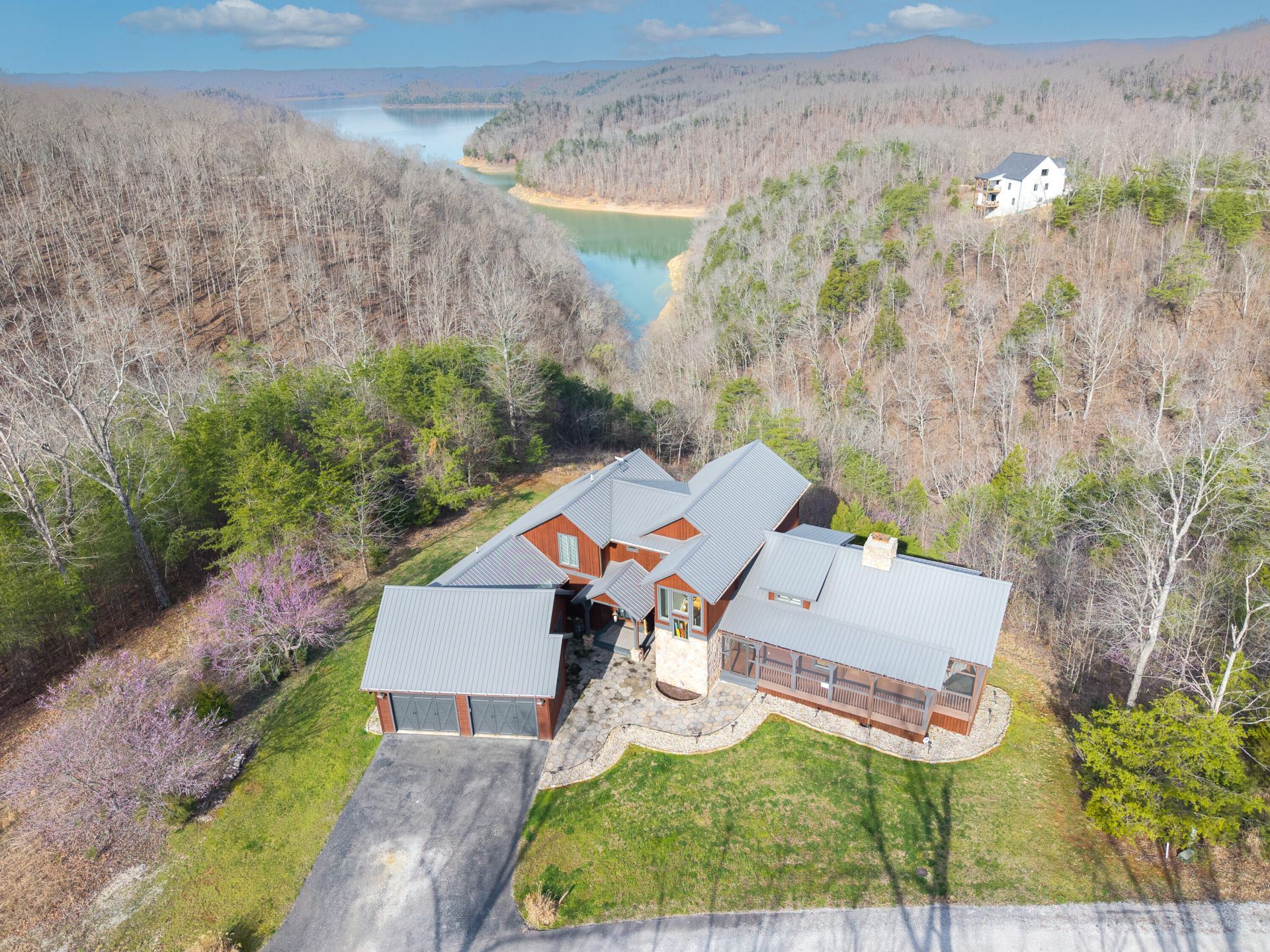 1166 Sandstone Point Trail, Monticello, KY 42633