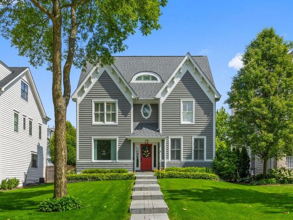 735 W 8th Street , Hinsdale, IL 60521