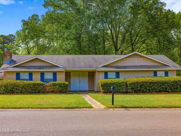 602 Pemberton Drive, Pearl, MS 39208