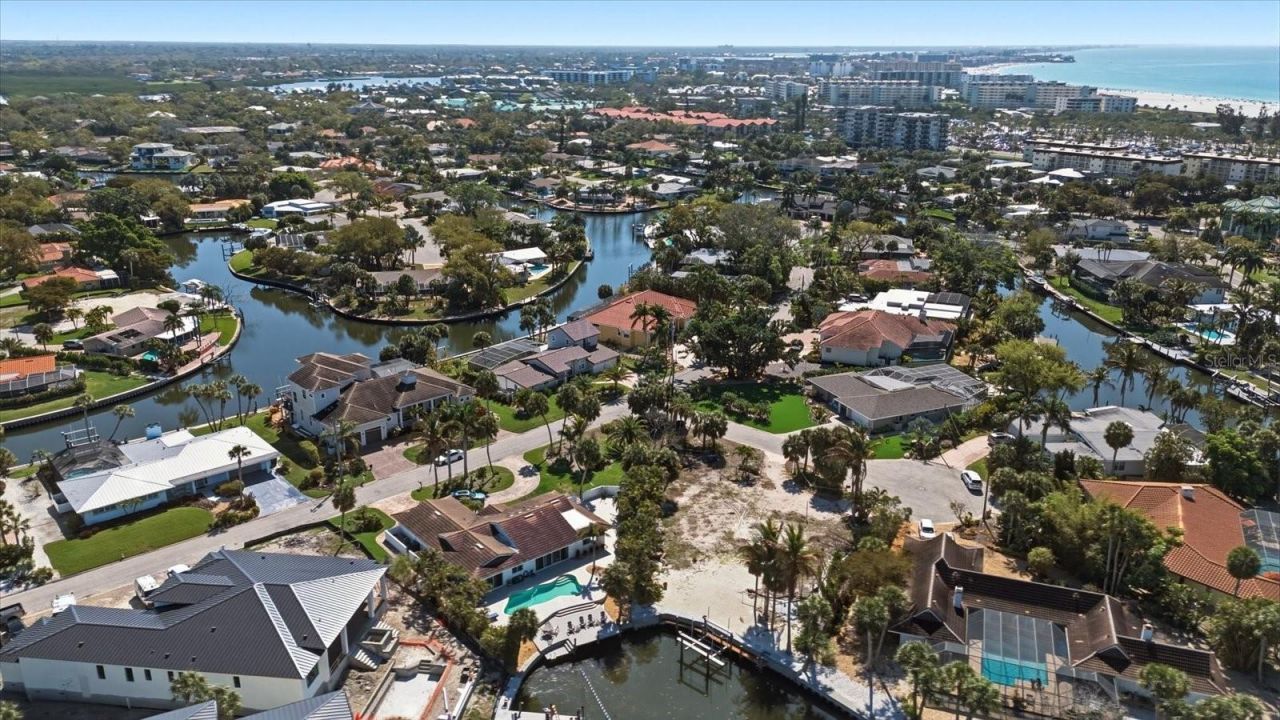 5448 Azure Way, Sarasota, FL 34242 Photo