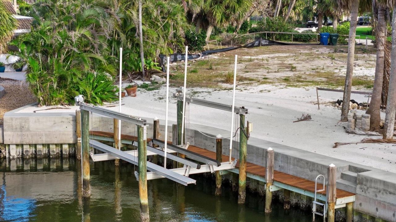 5448 Azure Way, Sarasota, FL 34242 Photo