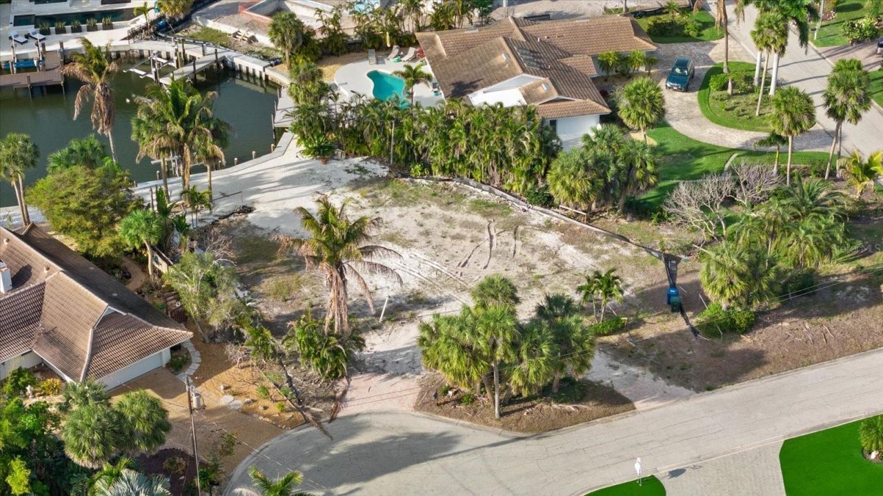 5448 Azure Way, Sarasota, FL 34242 Photo