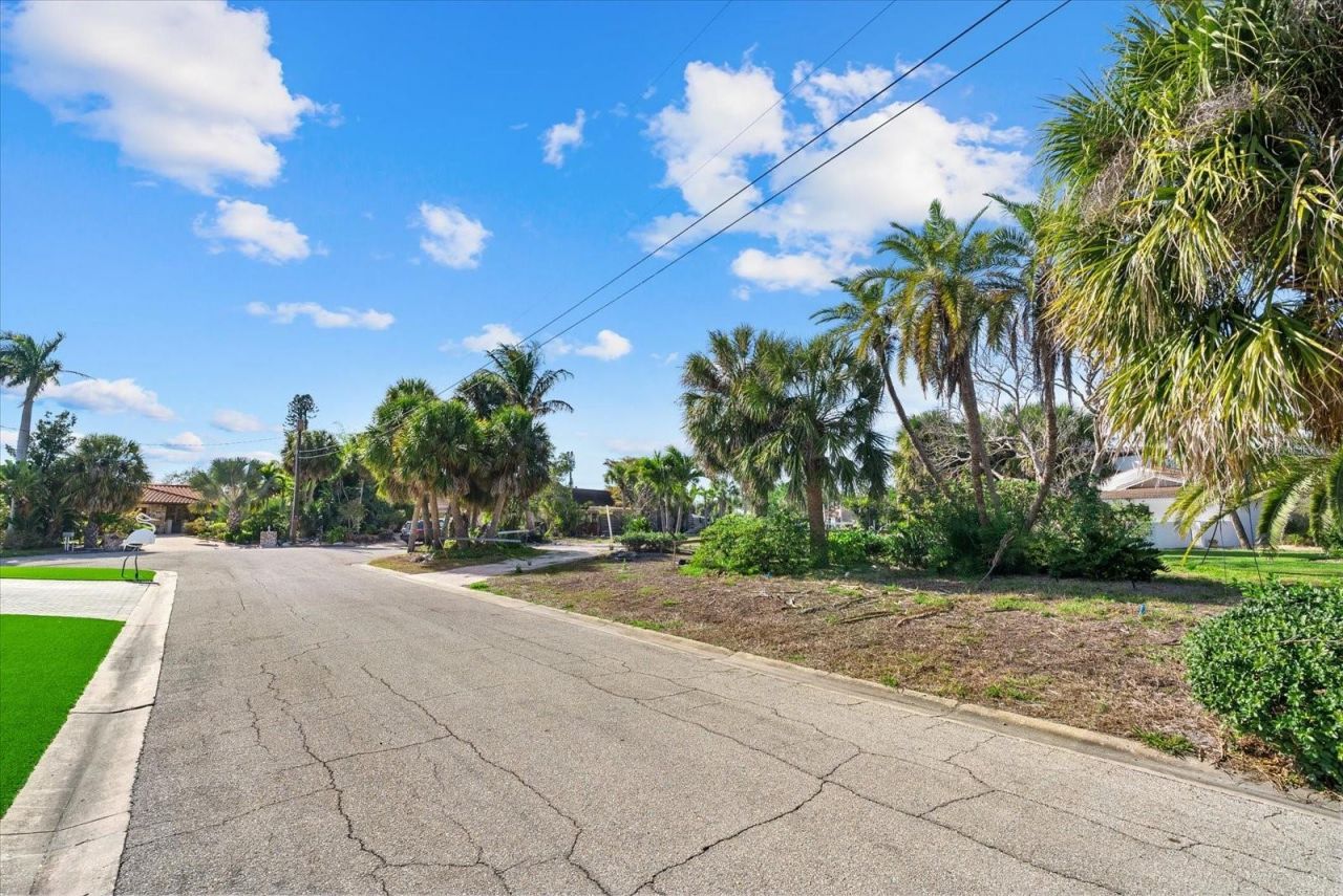 5448 Azure Way, Sarasota, FL 34242 Photo