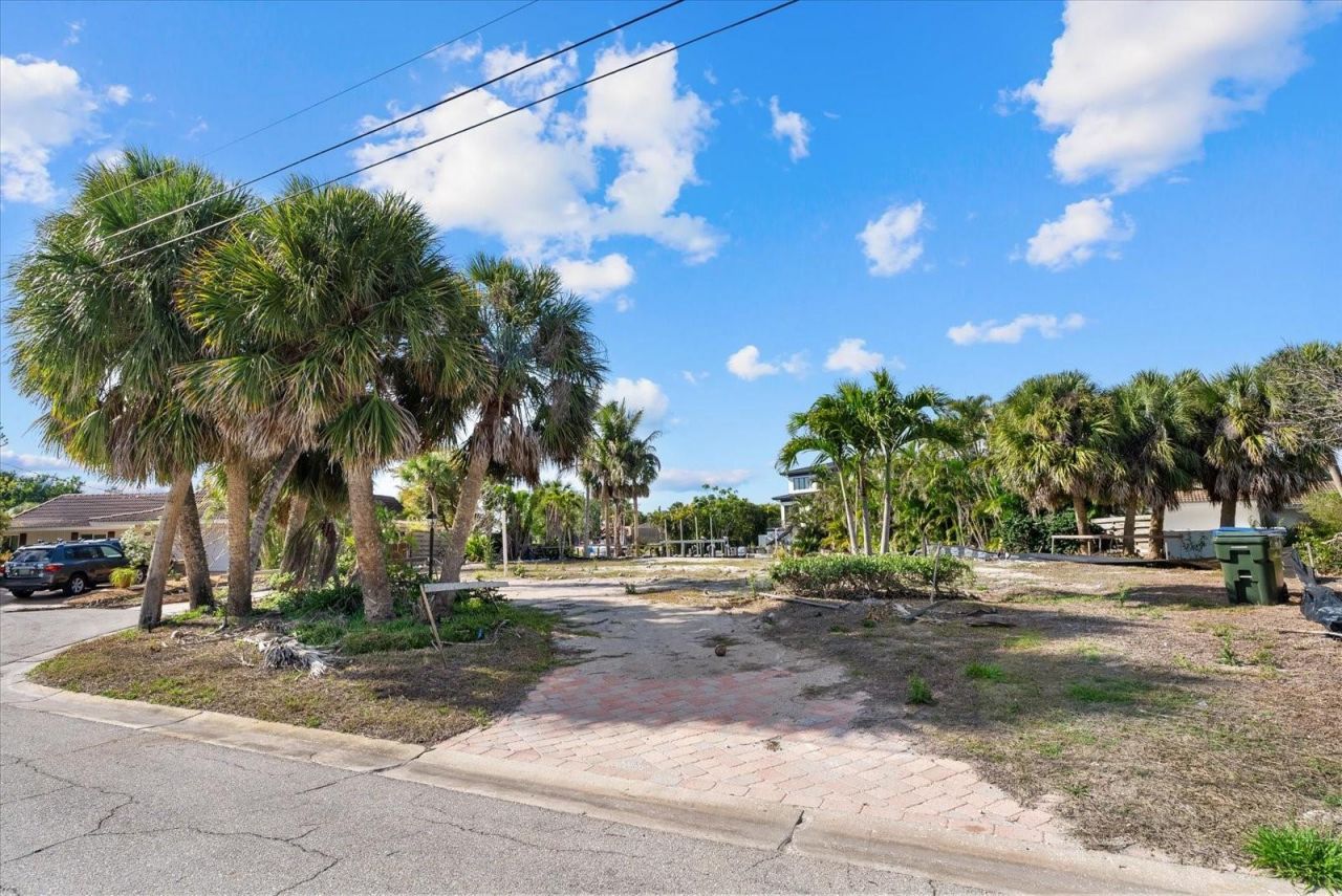 5448 Azure Way, Sarasota, FL 34242 Photo