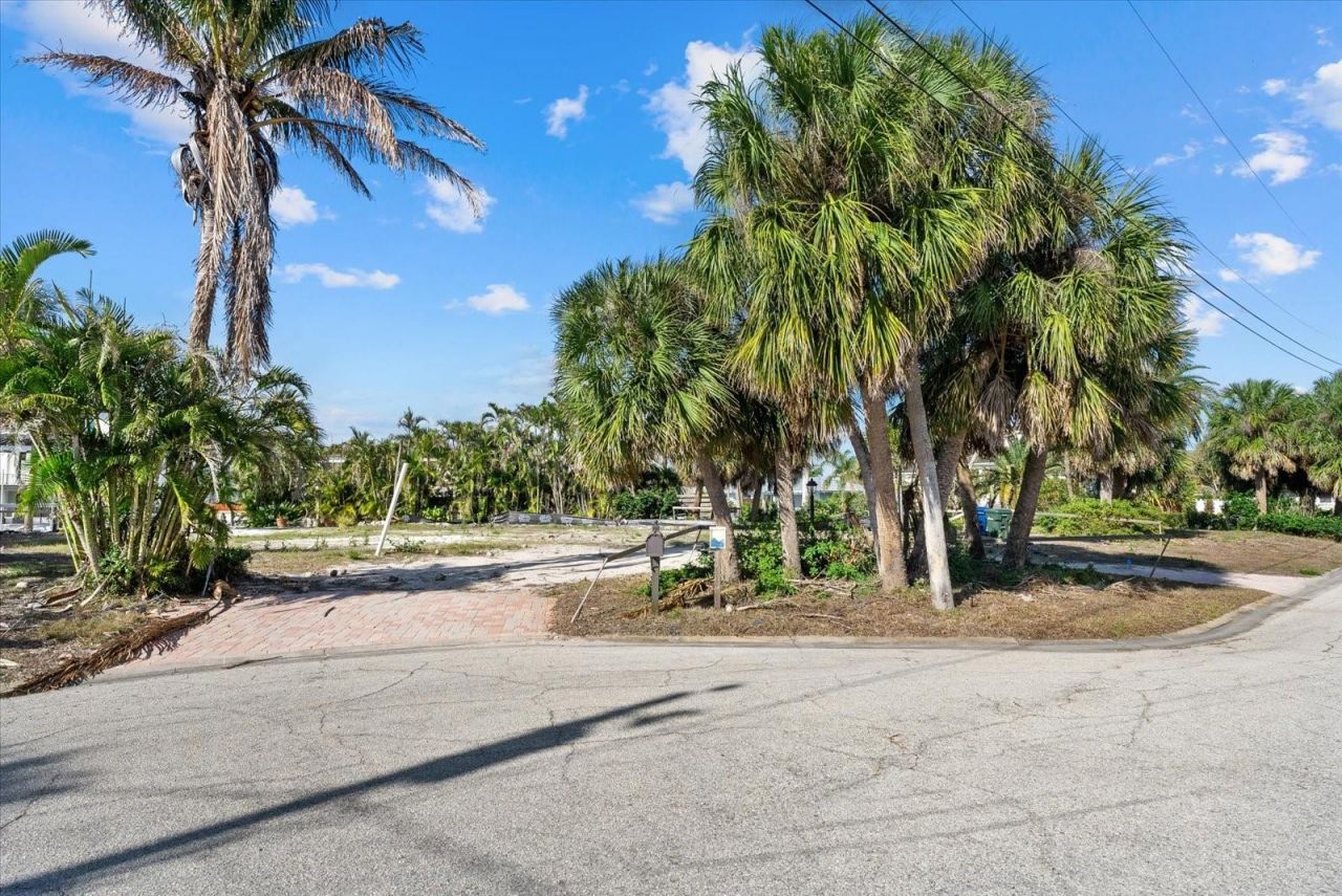 5448 Azure Way, Sarasota, FL 34242 Photo