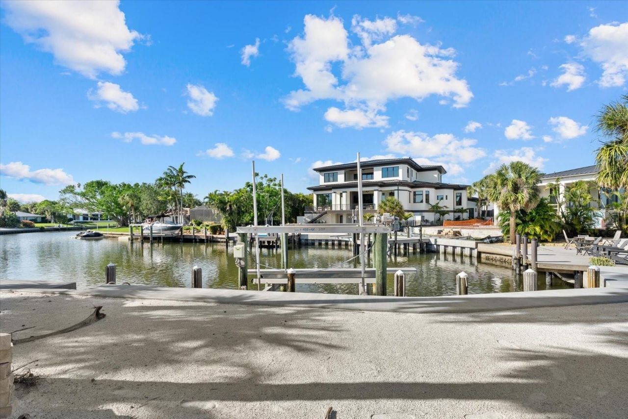 5448 Azure Way, Sarasota, FL 34242 Photo