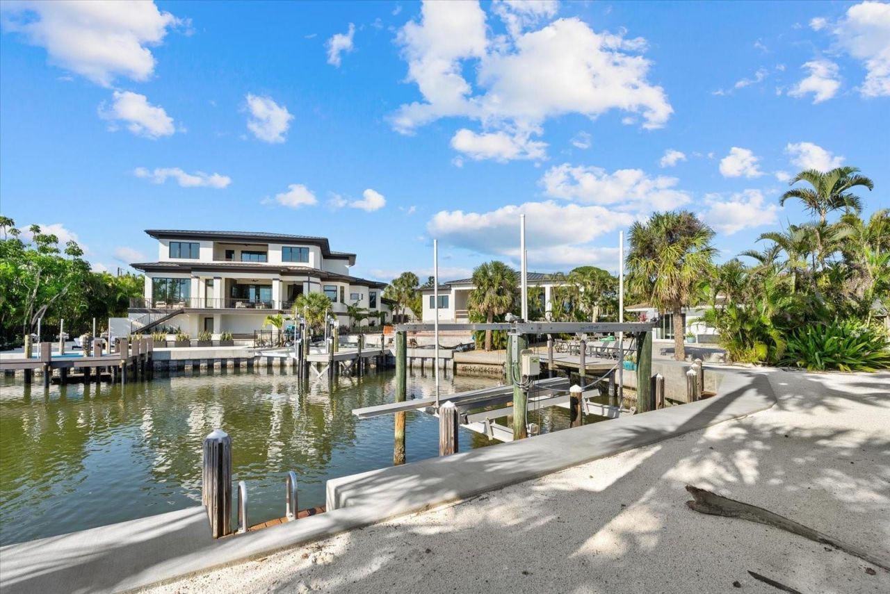 5448 Azure Way, Sarasota, FL 34242 Photo