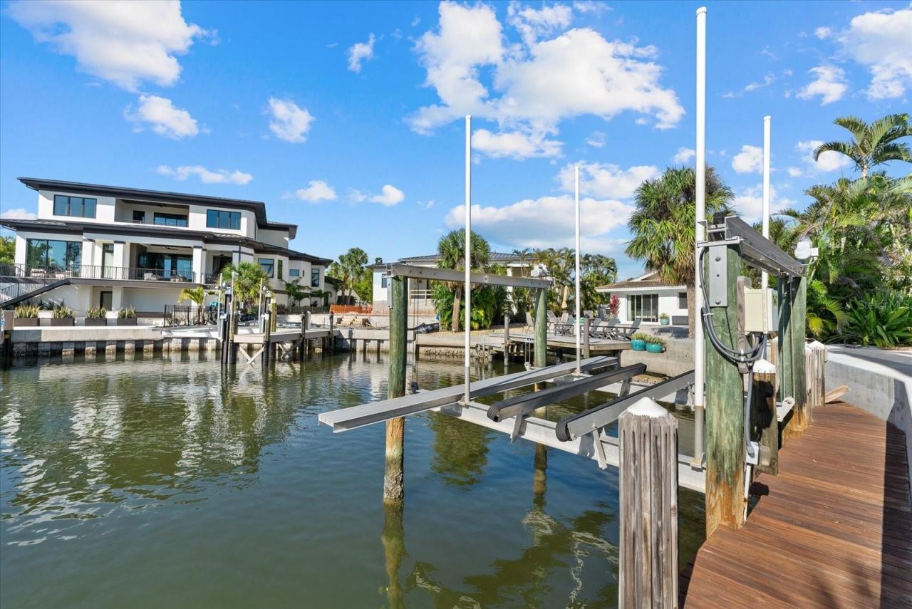 5448 Azure Way, Sarasota, FL 34242 Photo