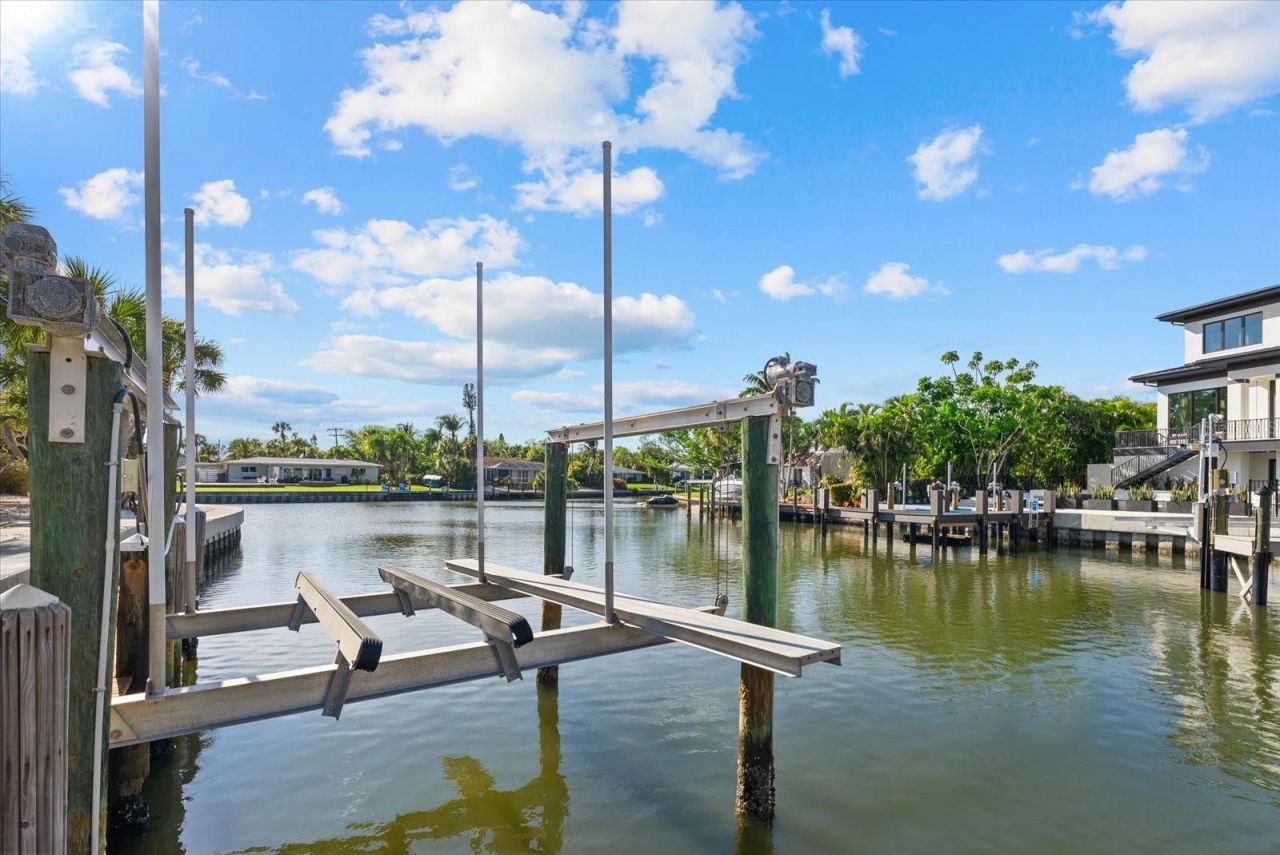 5448 Azure Way, Sarasota, FL 34242 Photo