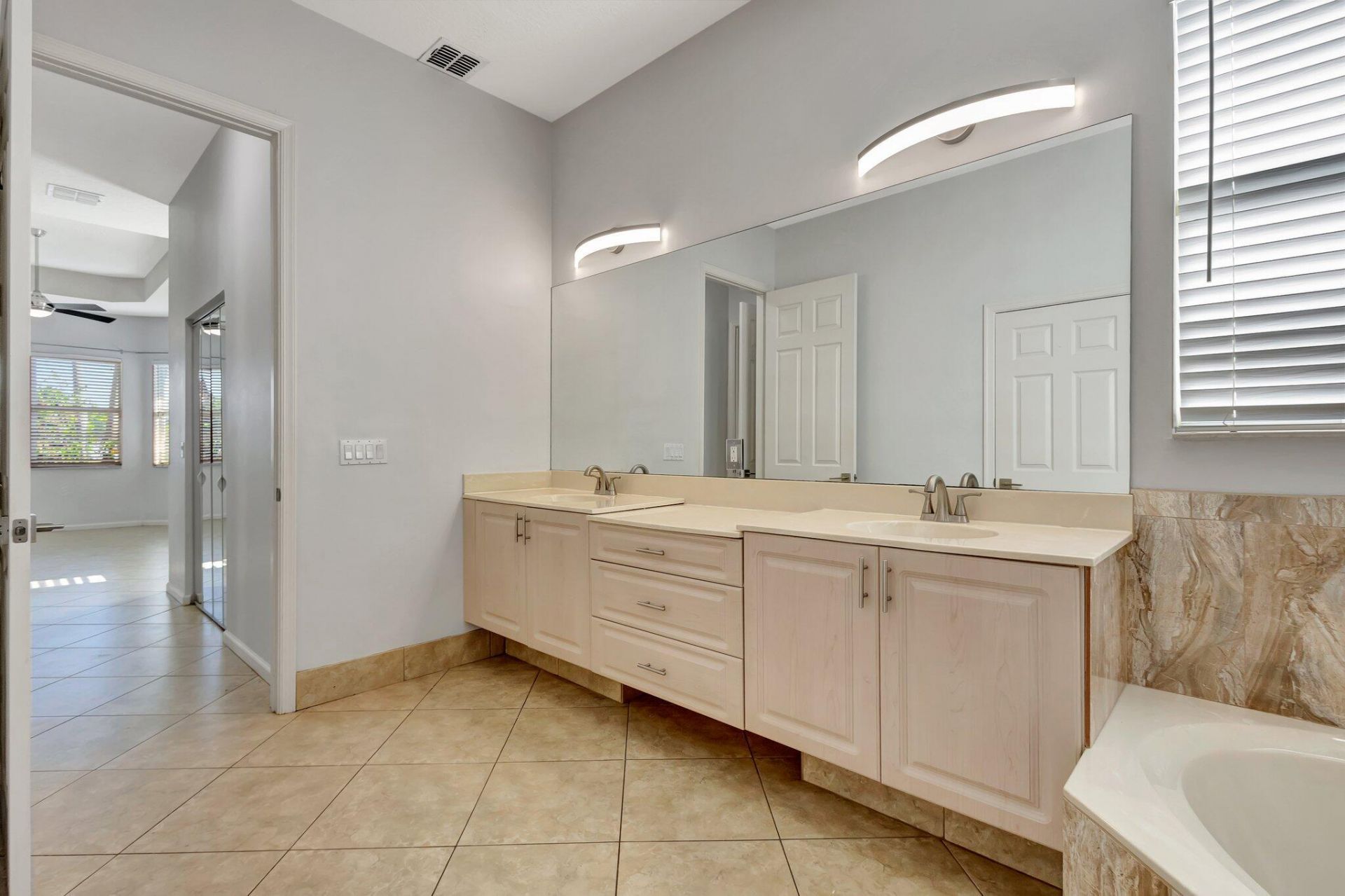 154 NW Swann Mill Circle, Port Saint Lucie, FL 34986 Photo