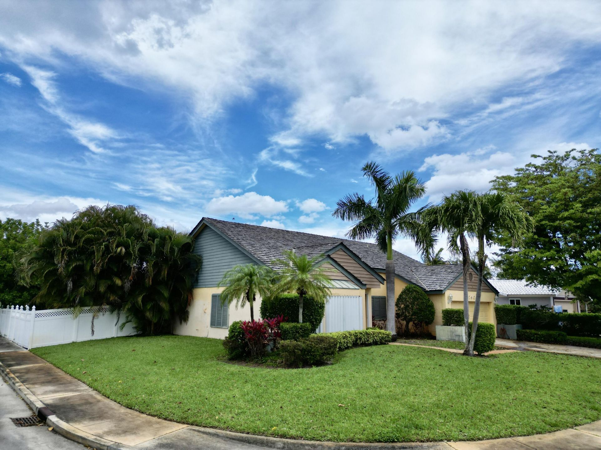 1740 22nd Avenue N, Lake Worth Beach, FL 33460 Photo
