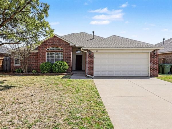 721 Eastridge Drive, Yukon, OK 73099