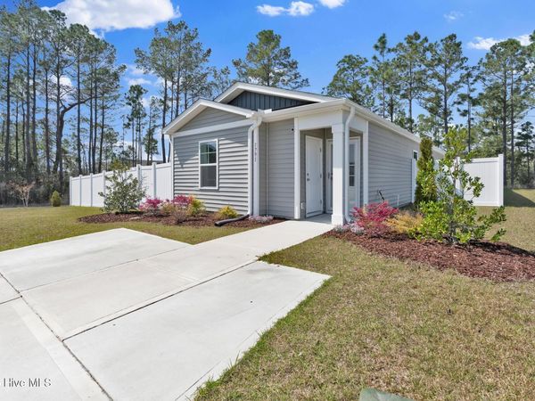 1791 Penelton Court SE, Bolivia, NC 28422