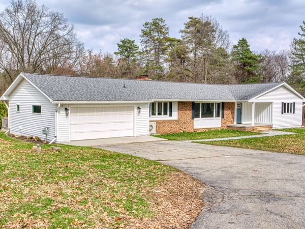 1191 Pierce Road, Chelsea, MI 48118