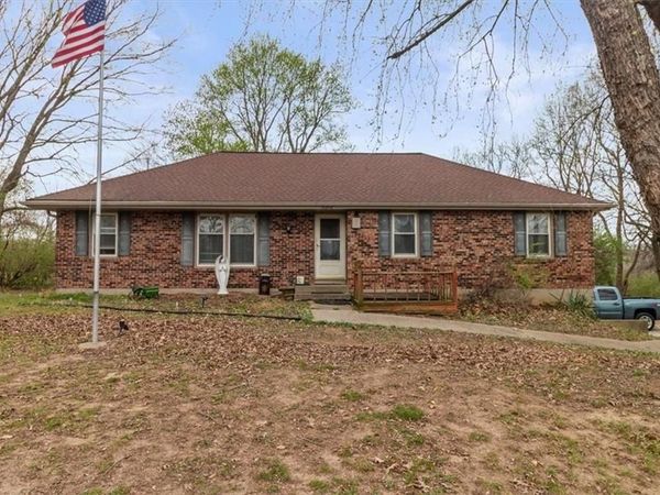 5212 N Galvin Road, Sibley, MO 64088