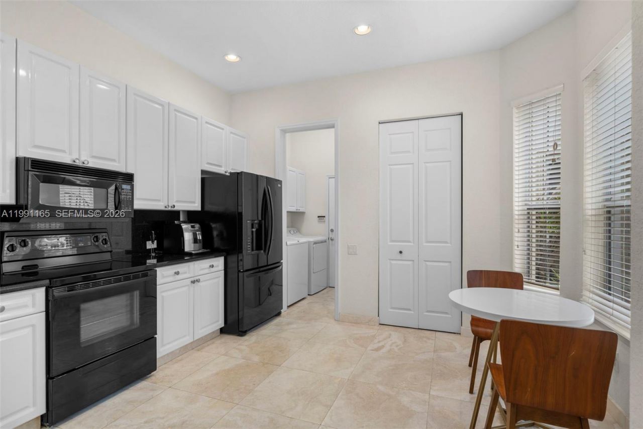 896 W Spinnaker Dr W , Unit 896, Hollywood, FL 33019 Photo