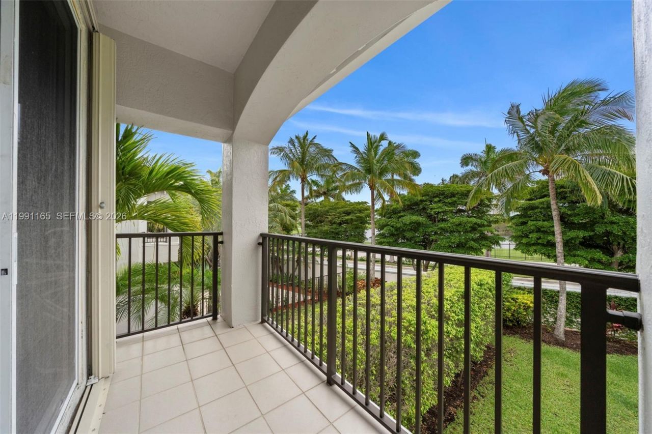 896 W Spinnaker Dr W , Unit 896, Hollywood, FL 33019 Photo