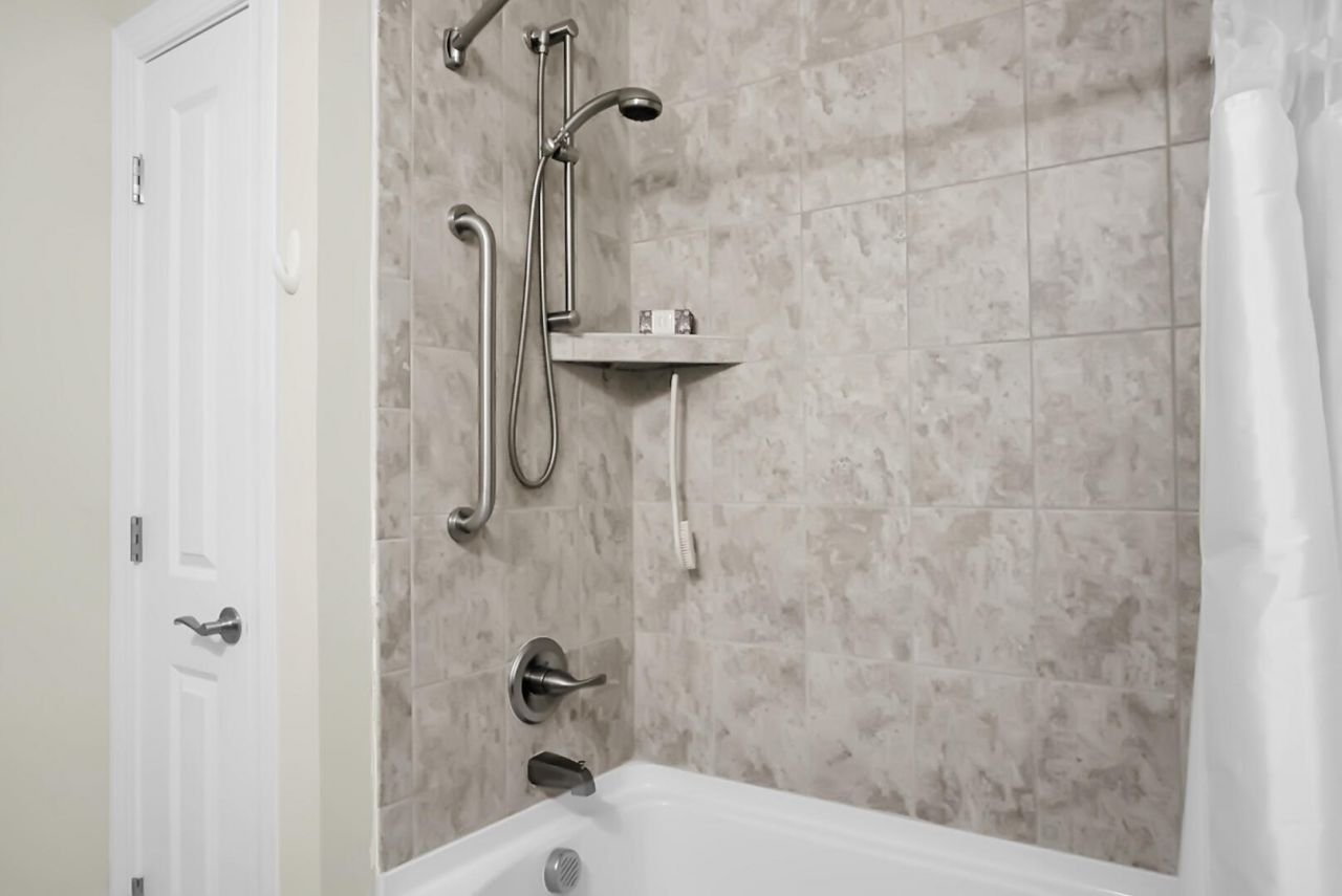 255 Village Stone Circle Photo 10