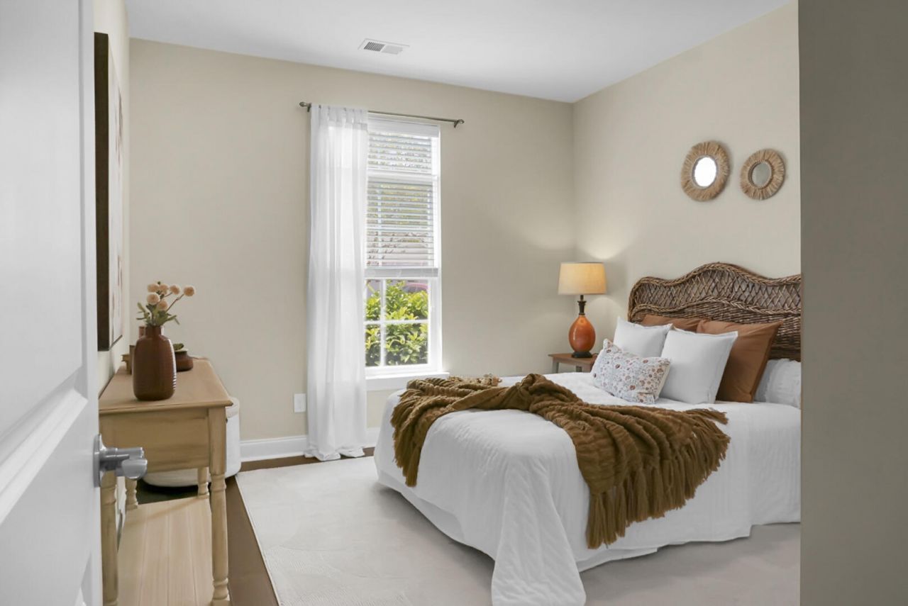 255 Village Stone Circle Photo 11