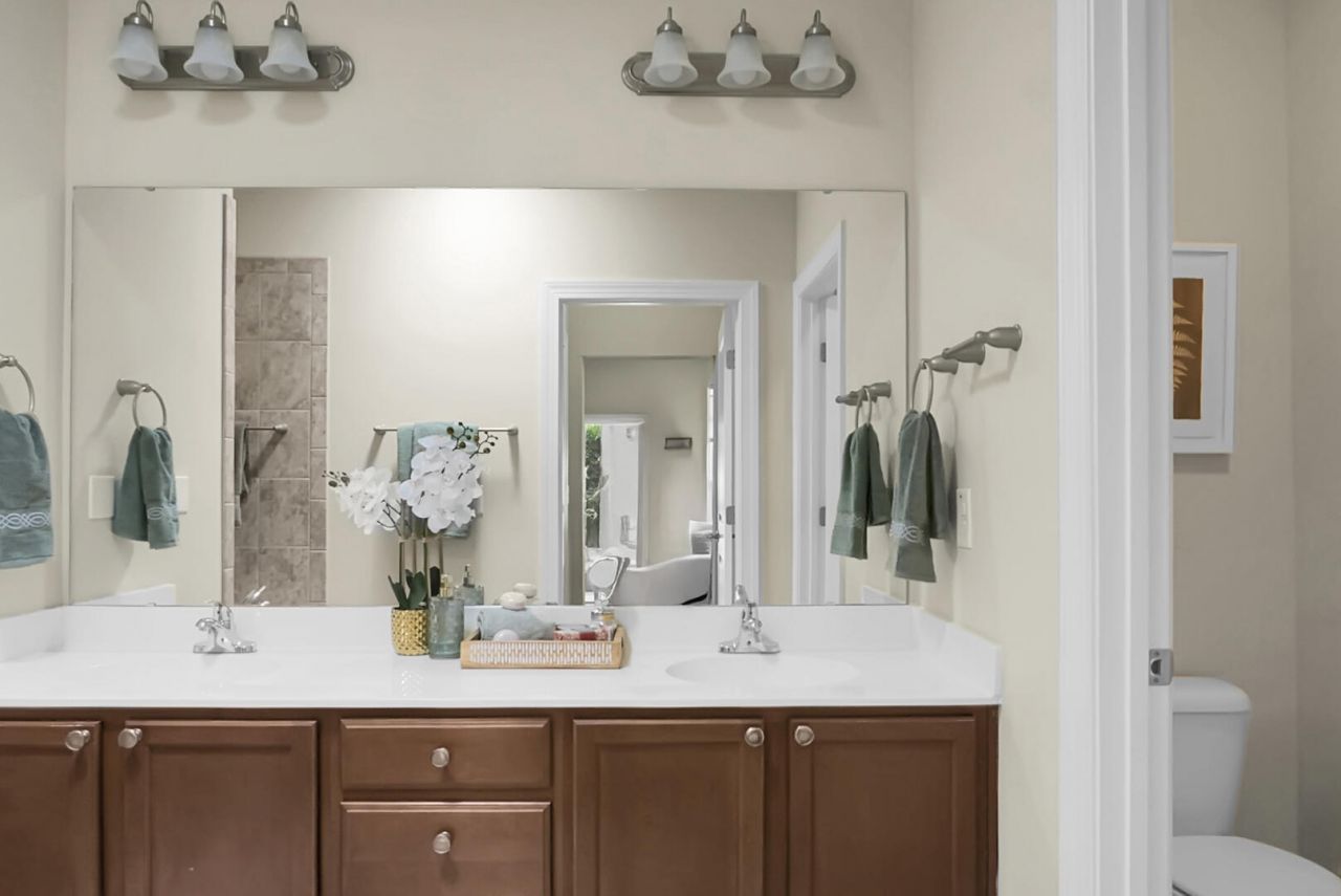 255 Village Stone Circle Photo 31