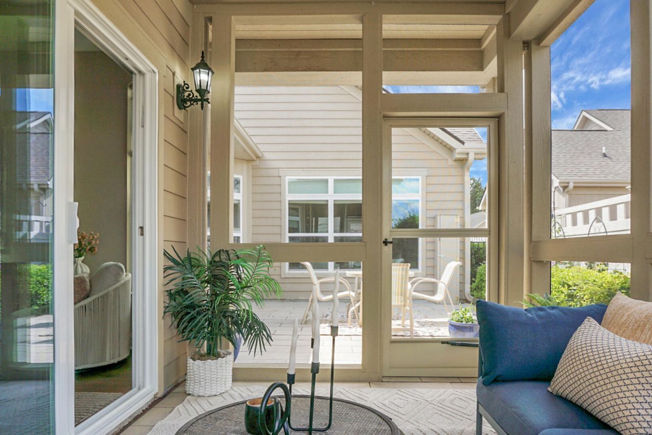 255 Village Stone Circle Photo 38