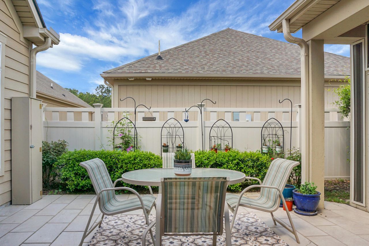 255 Village Stone Circle Photo 40