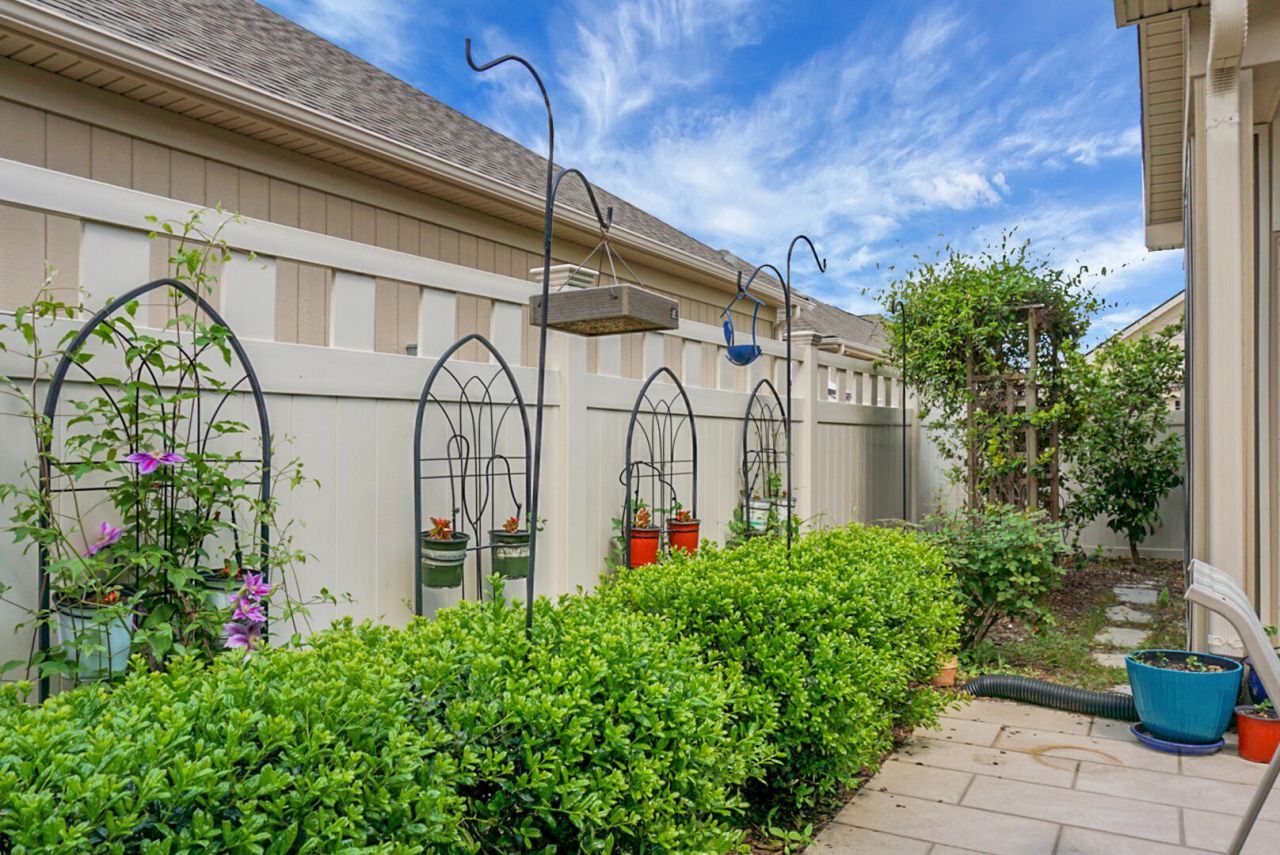 255 Village Stone Circle Photo 41