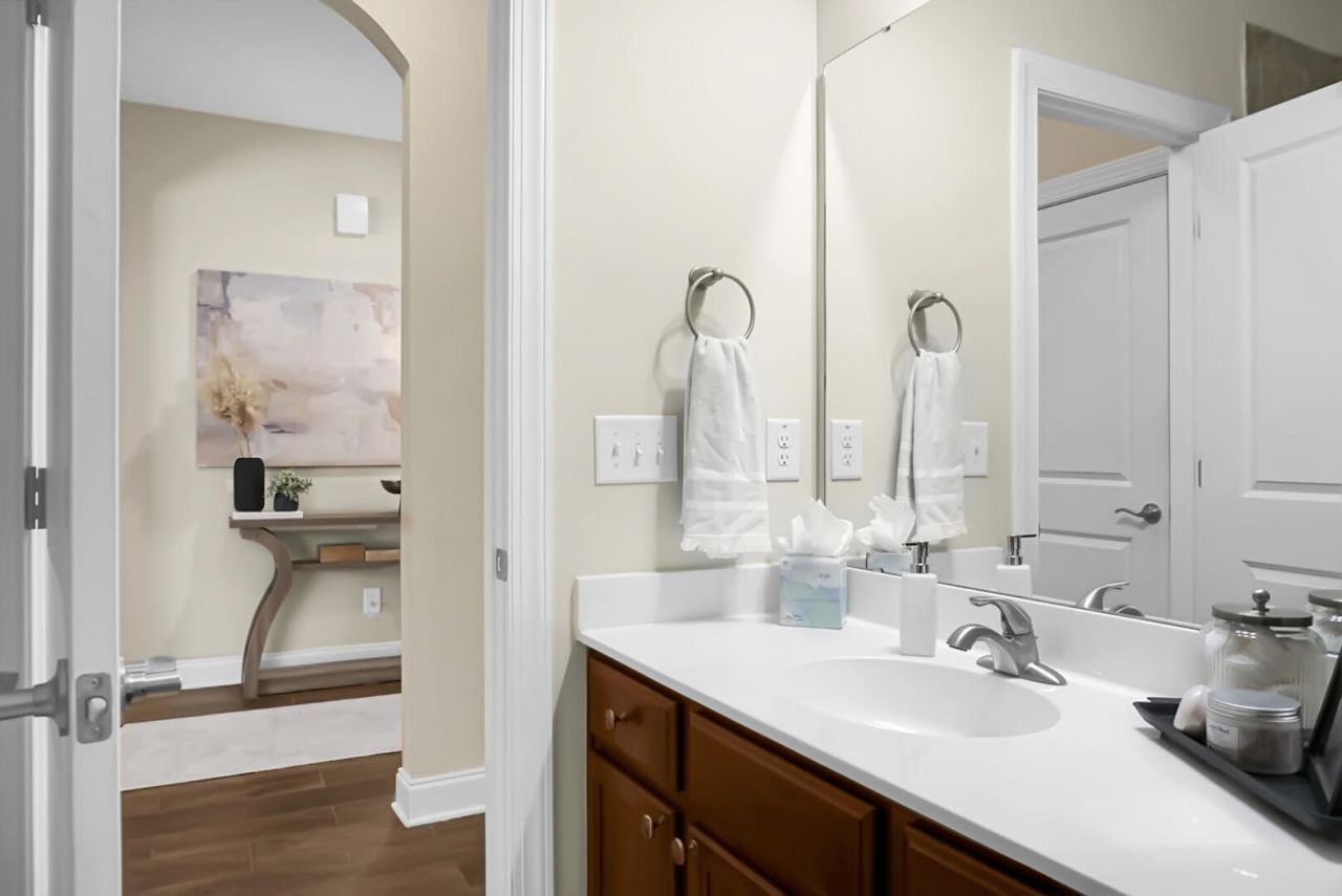 255 Village Stone Circle Photo 8