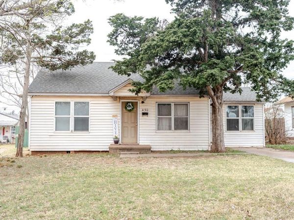 430 S 15th Street, Clinton, OK 73601