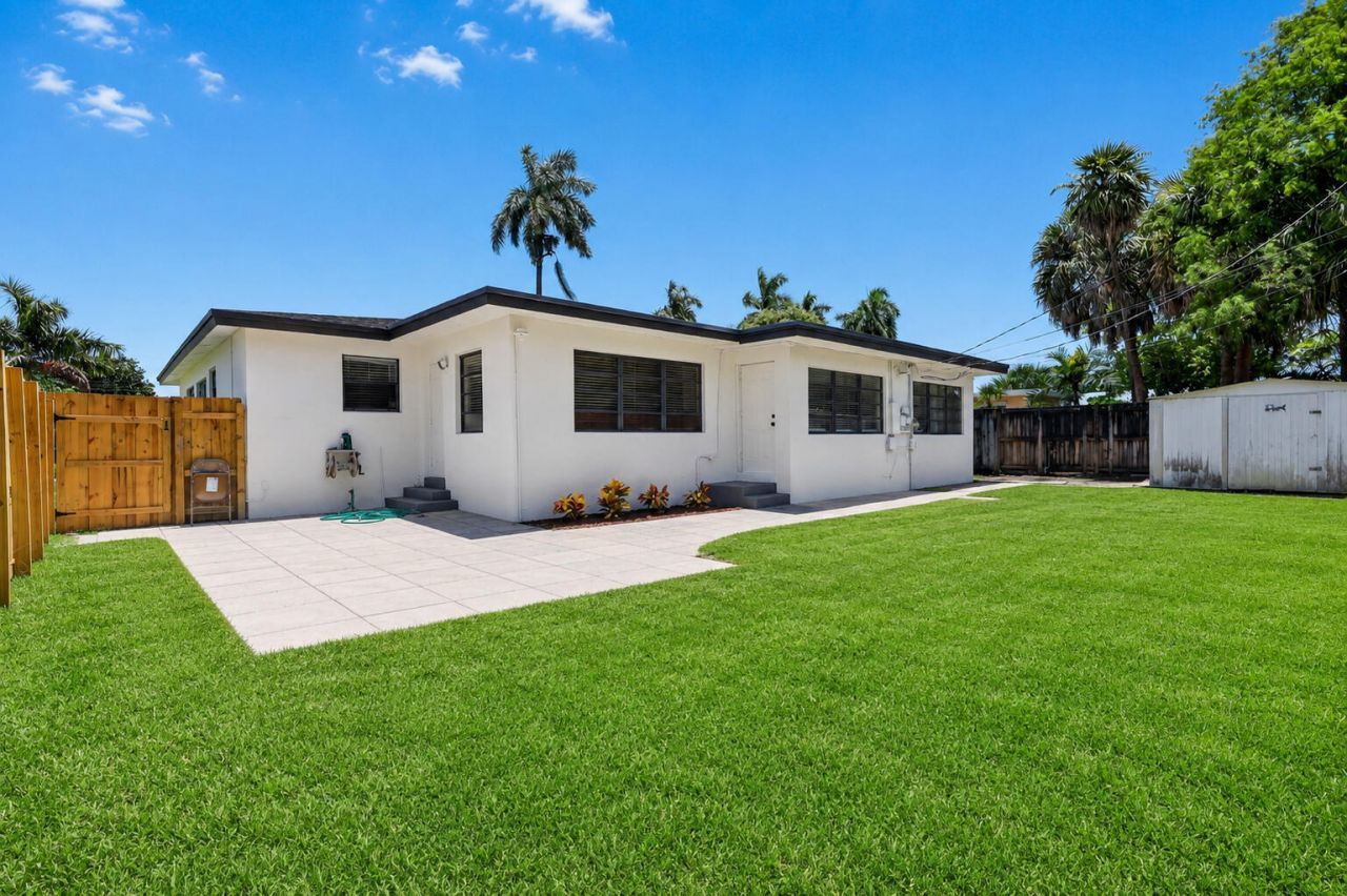 614 N 32nd Court, Hollywood, FL 33021 Photo