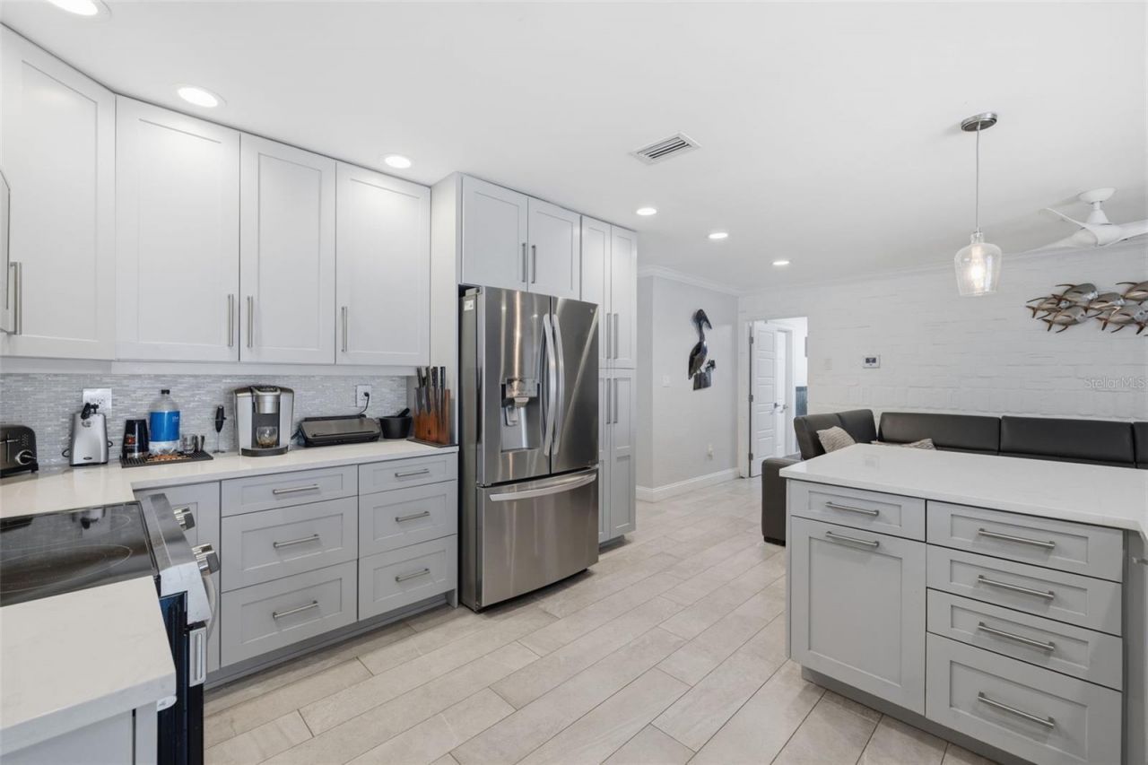 2240 Willowbrook Drive, Clearwater, FL 33764 Photo