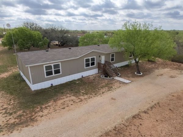 108 County Road 2638, Devine, TX 78016