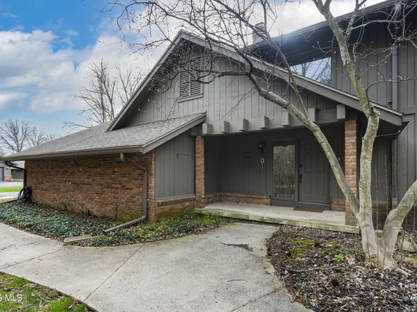 29644 E River Road, Perrysburg, OH 43551