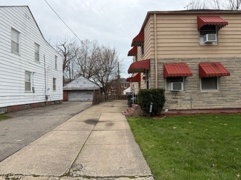 1464 E 250th Street, Unit E, Euclid, OH 44117 Photo 3