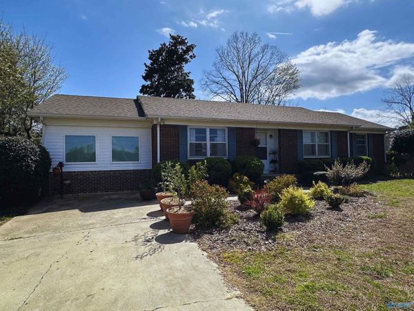 796 Lester Drive, Boaz, AL 35957