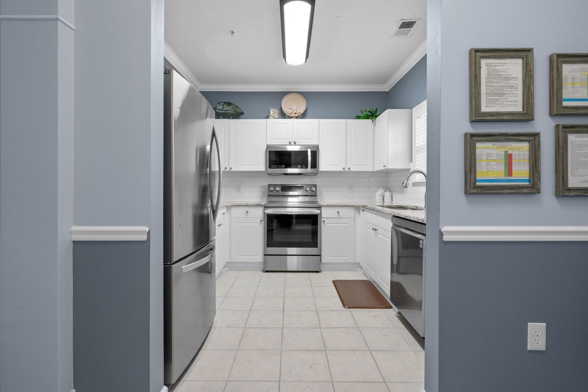 5825 Catalina Dr. Photo 10