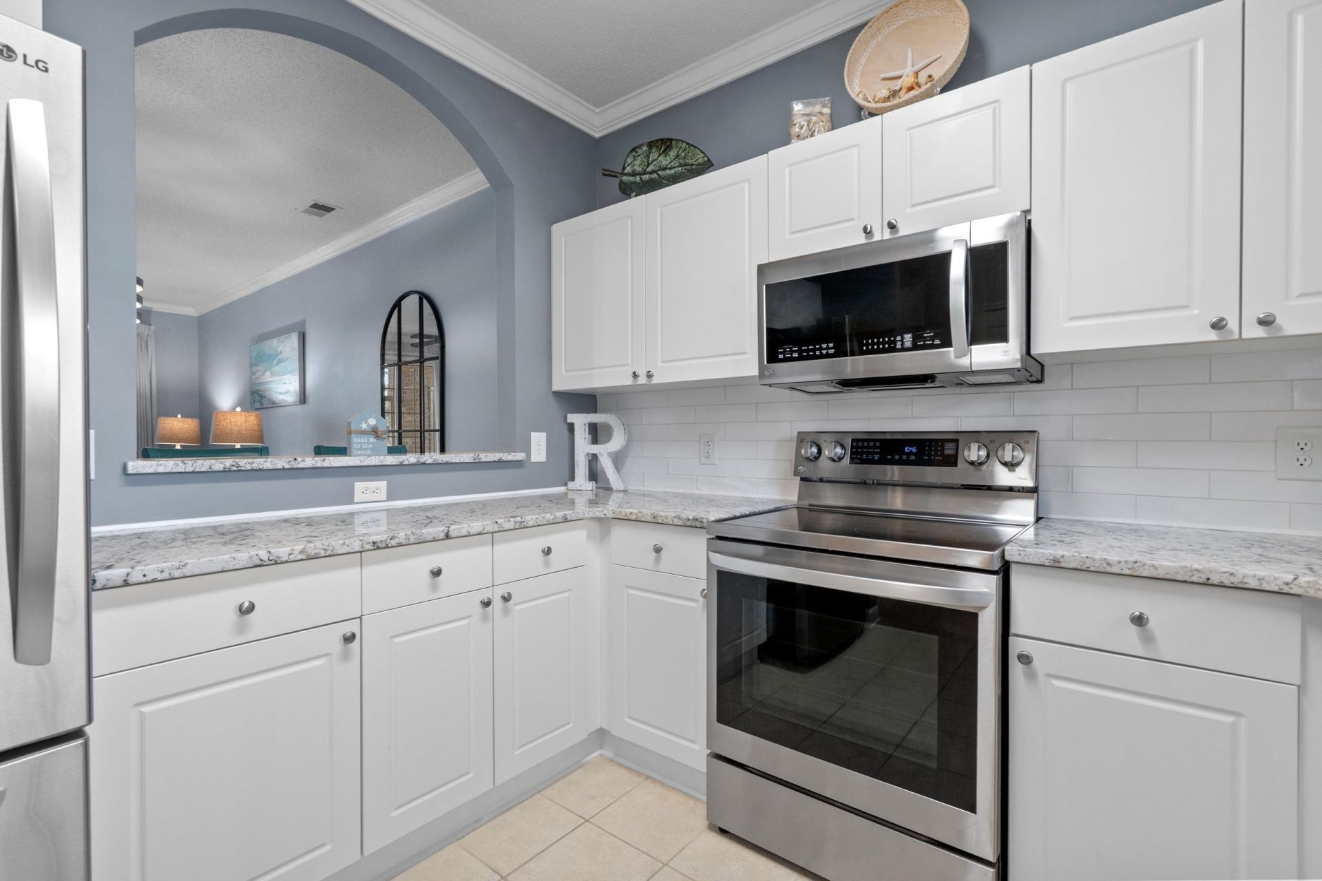 5825 Catalina Dr. Photo 12