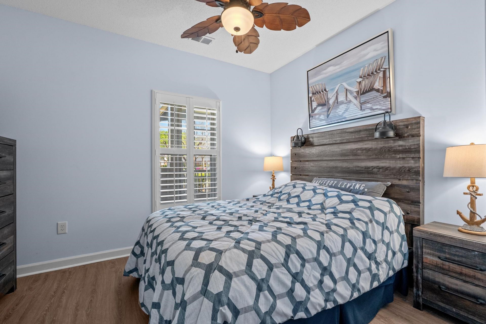 5825 Catalina Dr. Photo 19